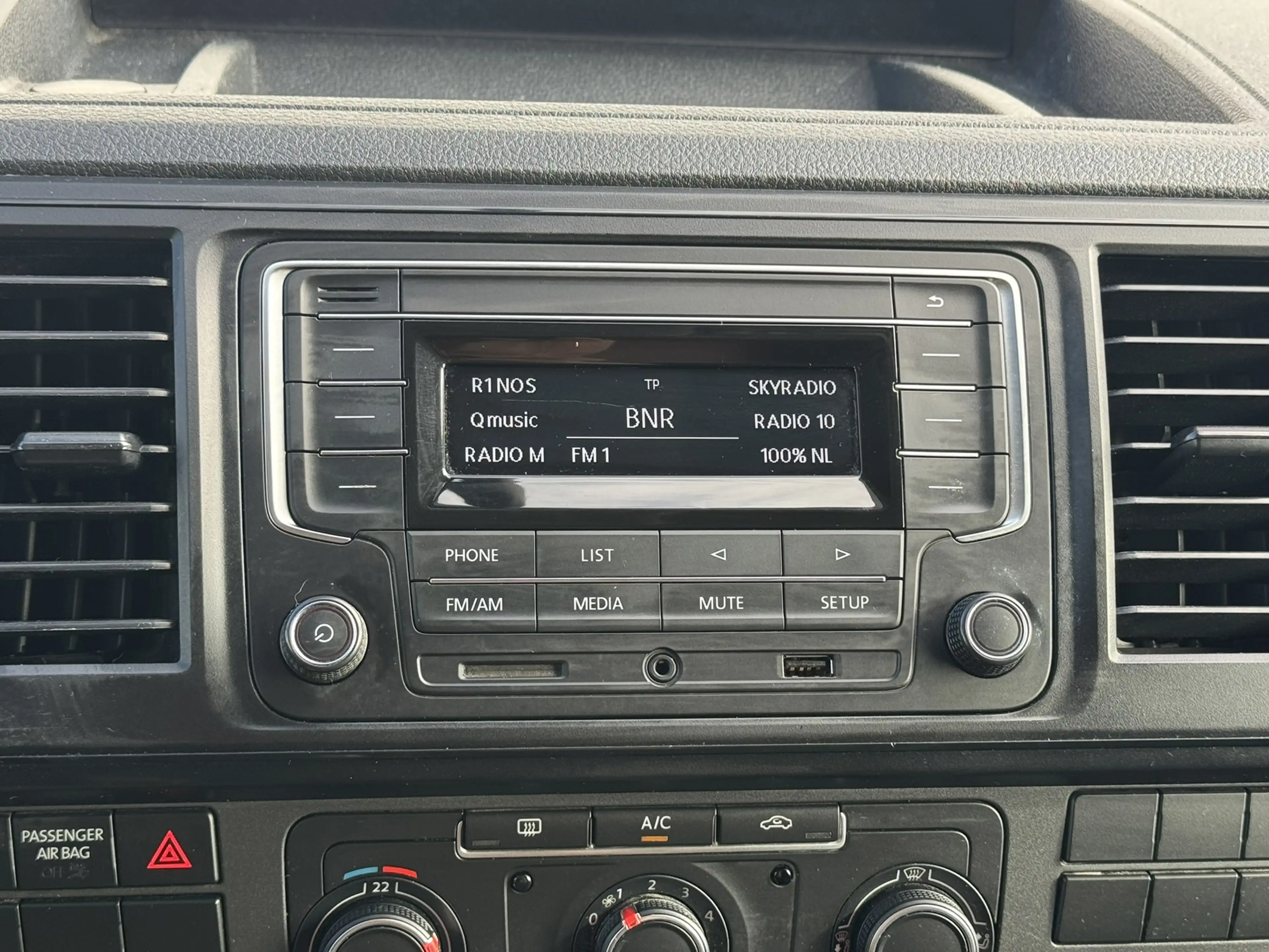 Volkswagen Transporter 2.0 TDI L1H1 Airco Camera Trekhaak Imperiaal Laadr — photo 24