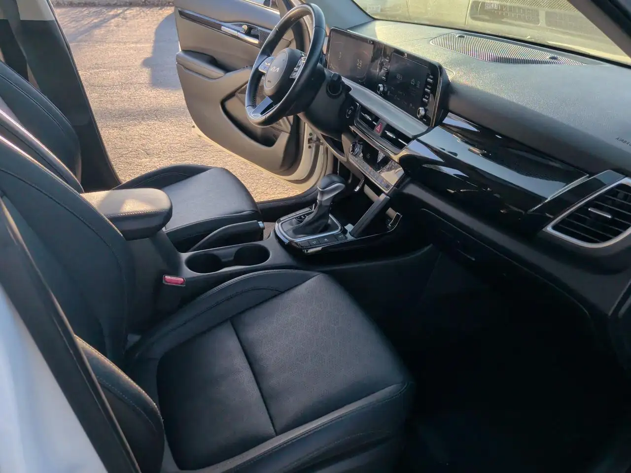 Kia Seltos снимка Kia Seltos