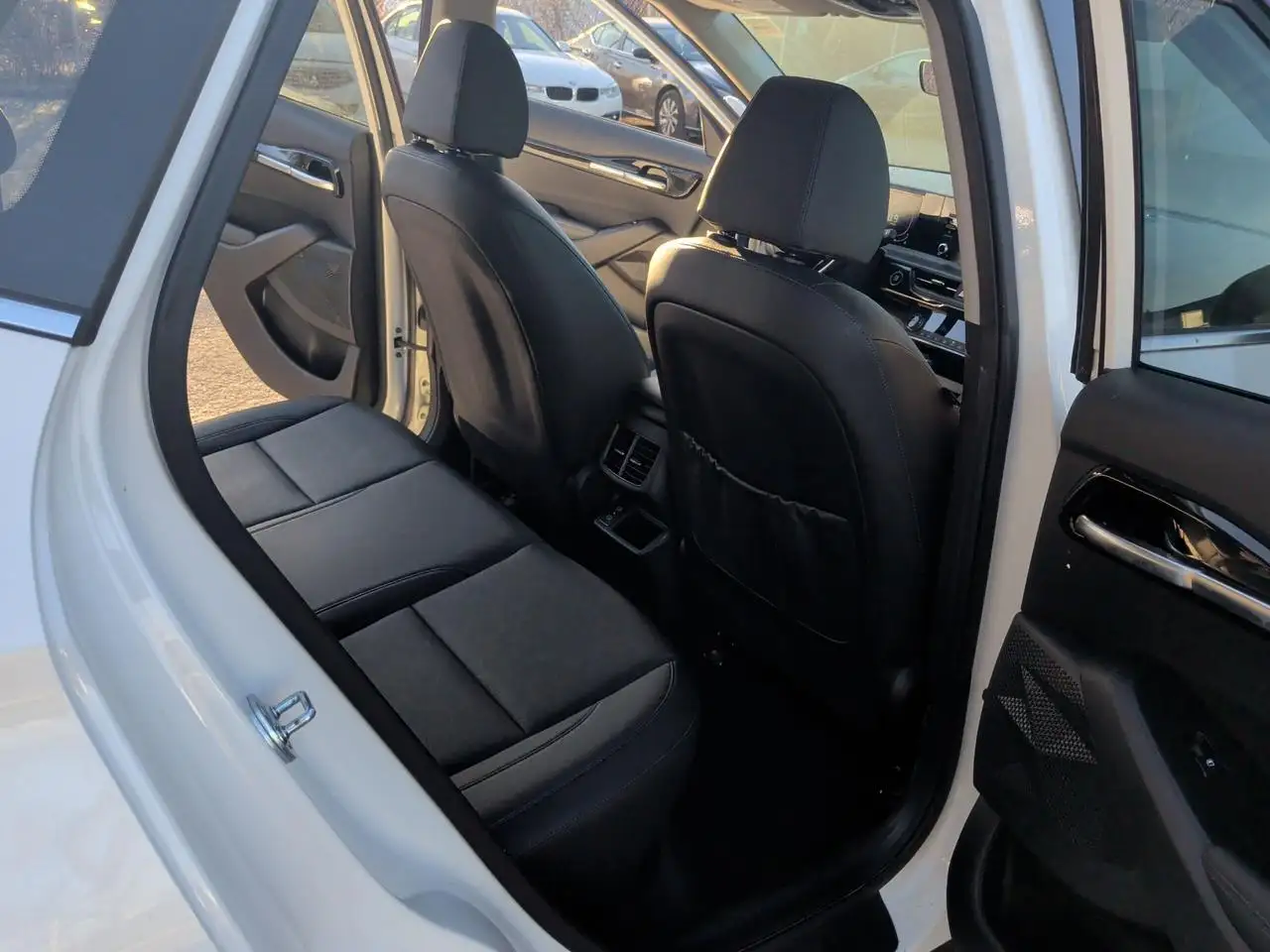 Kia Seltos снимка Kia Seltos
