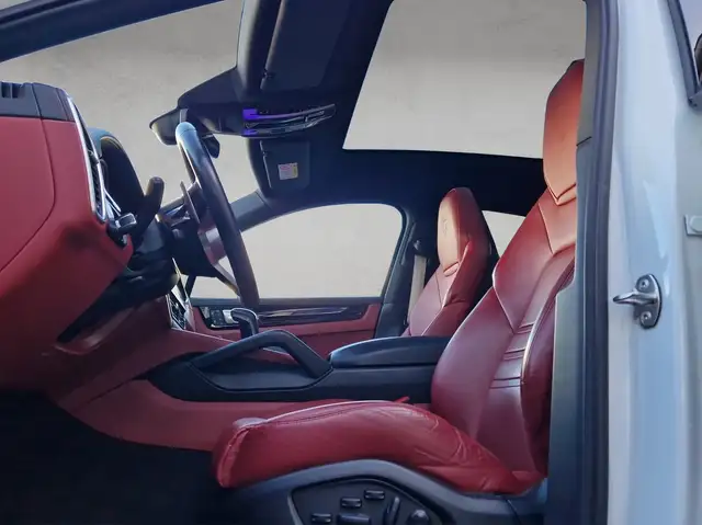 Porsche Cayenne view 5