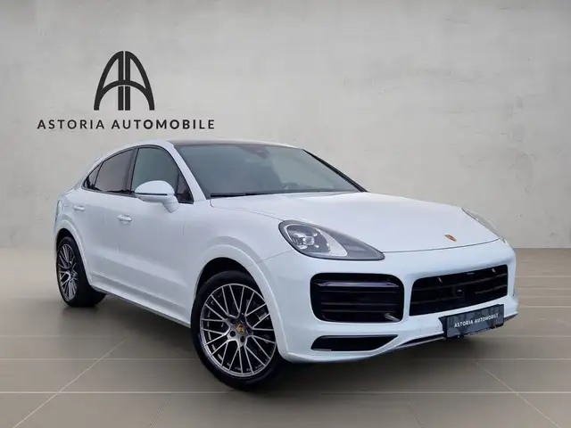 Porsche Cayenne view 3