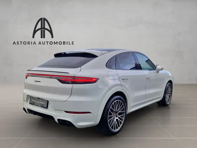 Porsche Cayenne view 10