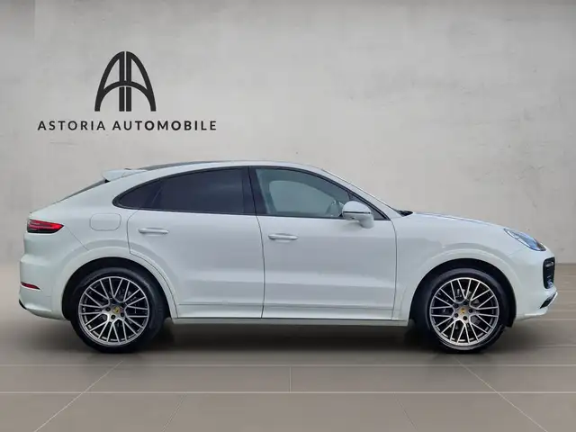 Porsche Cayenne view 7