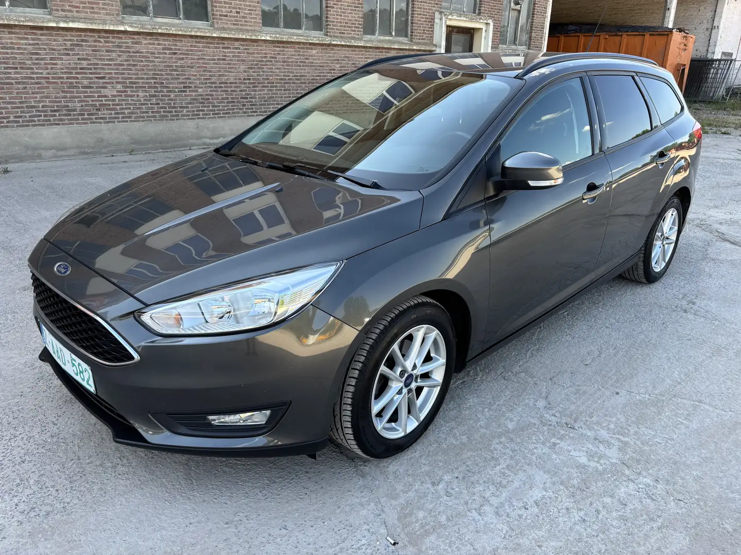 Ford Focus SW 1.0 EcoBoost 100 avec 117000 km! Excellent éta - 1