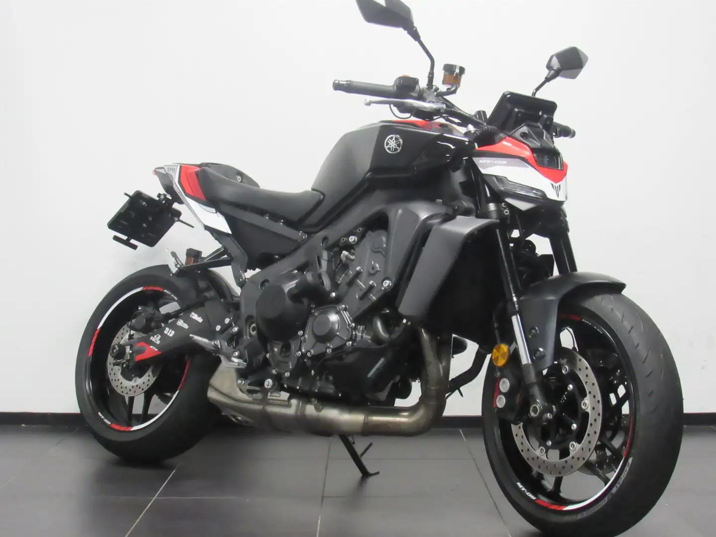 Yamaha MT-09 Y-AMT ABS Schwarz - 2