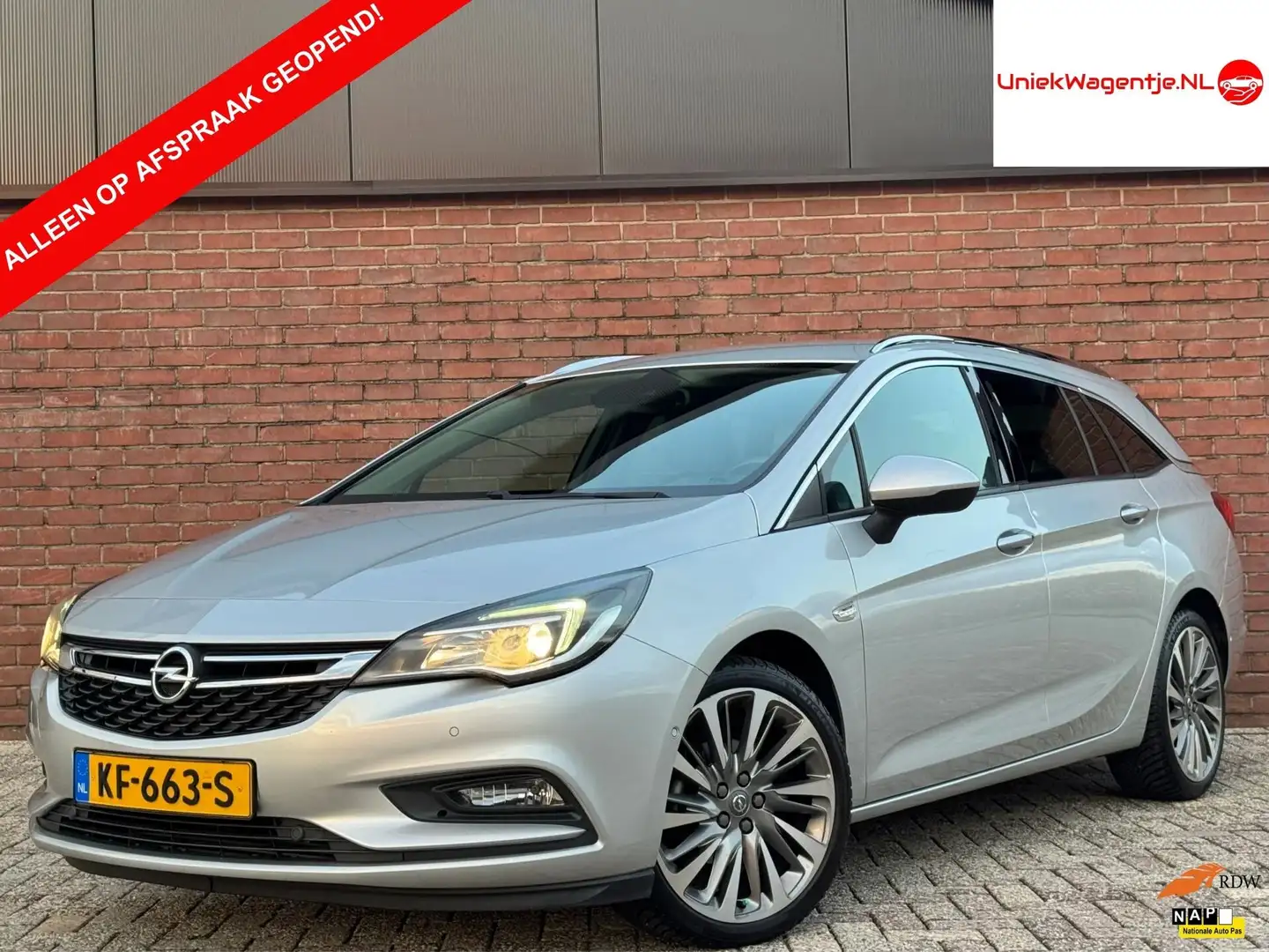 Opel Astra Tourer 1.4 Innovation 150 PK | NL-AUTO! | DEALER O Grau - 1