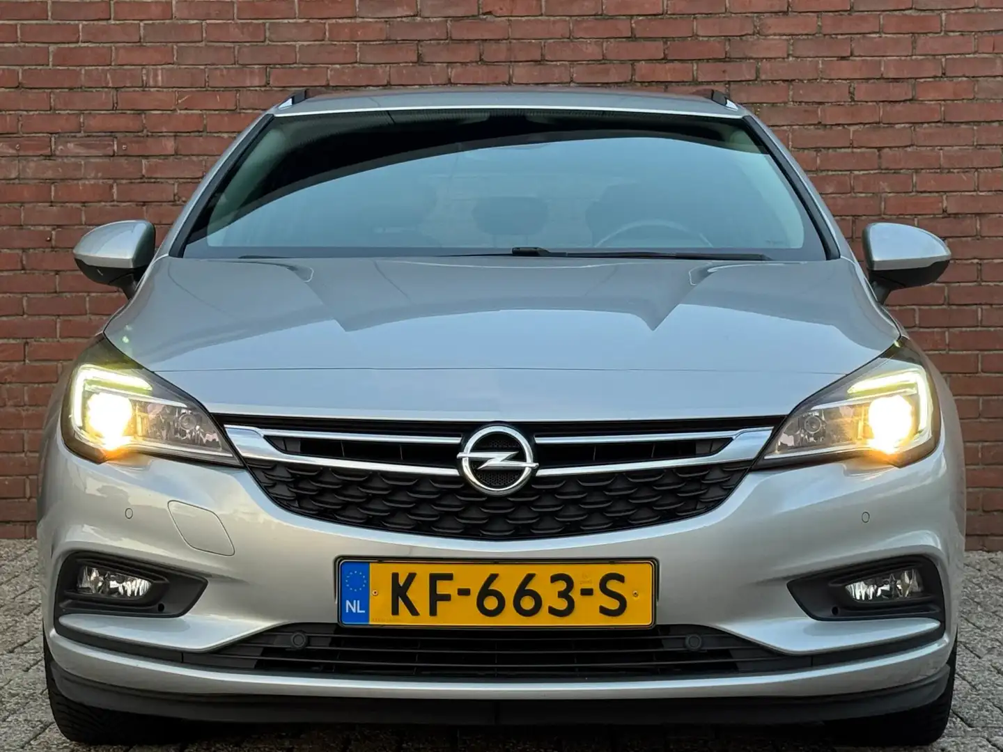 Opel Astra Tourer 1.4 Innovation 150 PK | NL-AUTO! | DEALER O Grau - 2