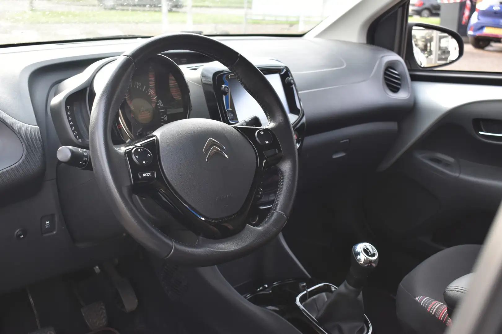 Citroen C1 1.0 VTi Shine | 1e Eigenaar | Navigatie | Automati Grau - 2