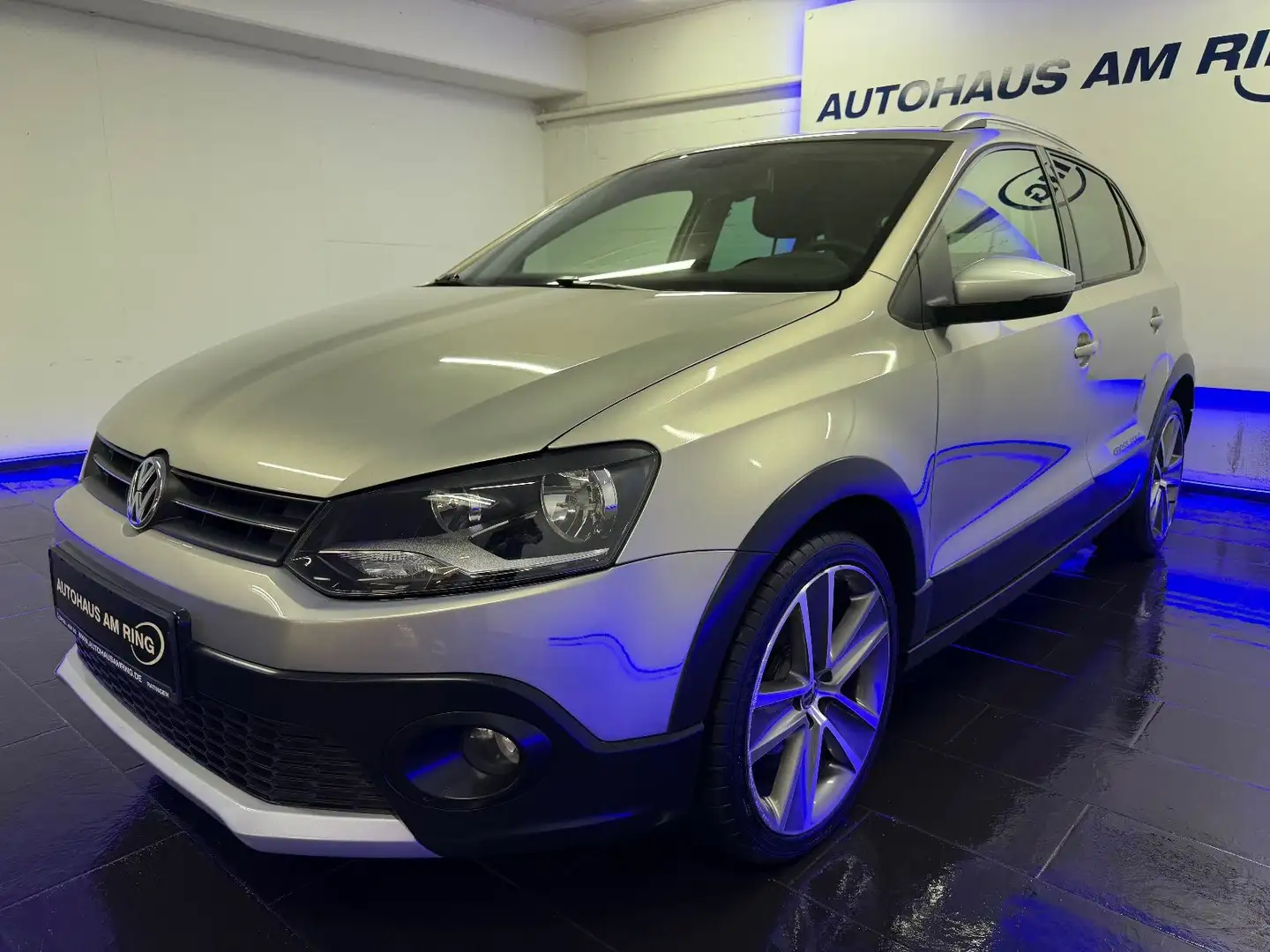 Volkswagen Polo V CrossPolo TEMPO PDC NAVI KLIMAAUT ALU-17 Beige - 2