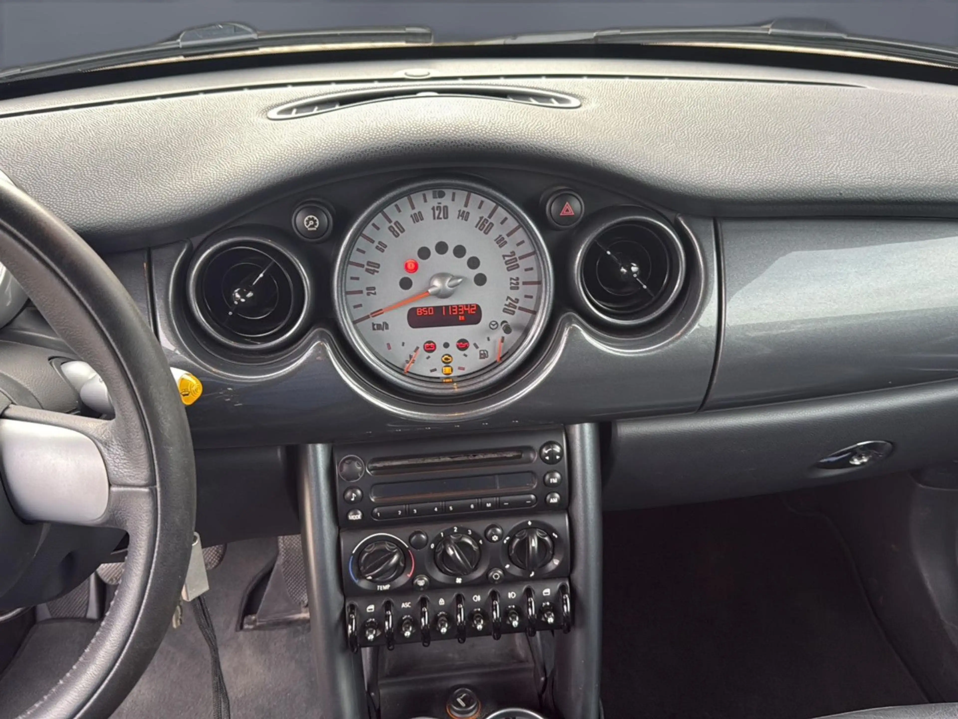 MINI Cooper Cabrio — photo 13