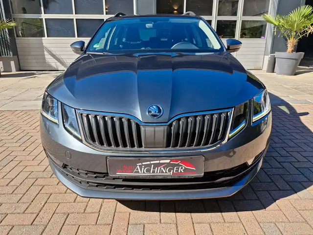 Skoda Octavia view 2