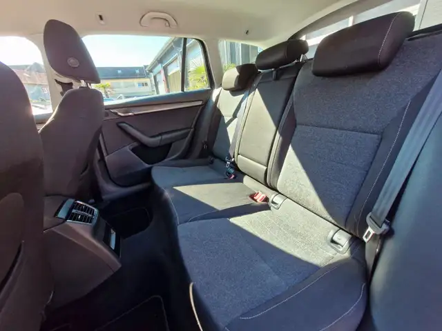 Skoda Octavia view 15