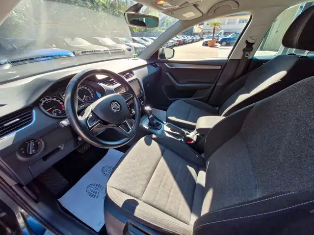 Skoda Octavia view 9