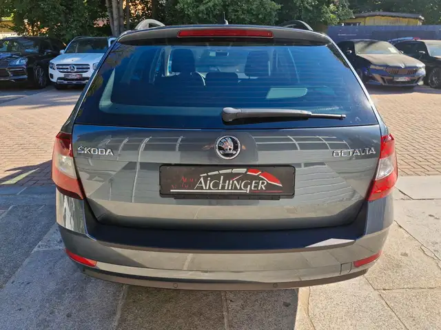 Skoda Octavia view 6