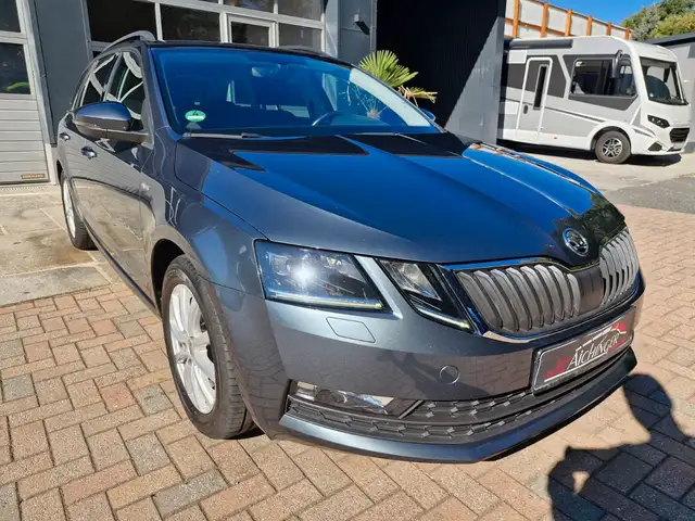 Skoda Octavia view 3