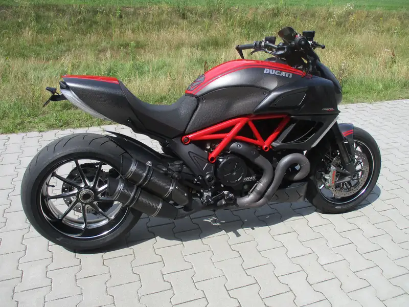 Ducati Diavel - foto 2