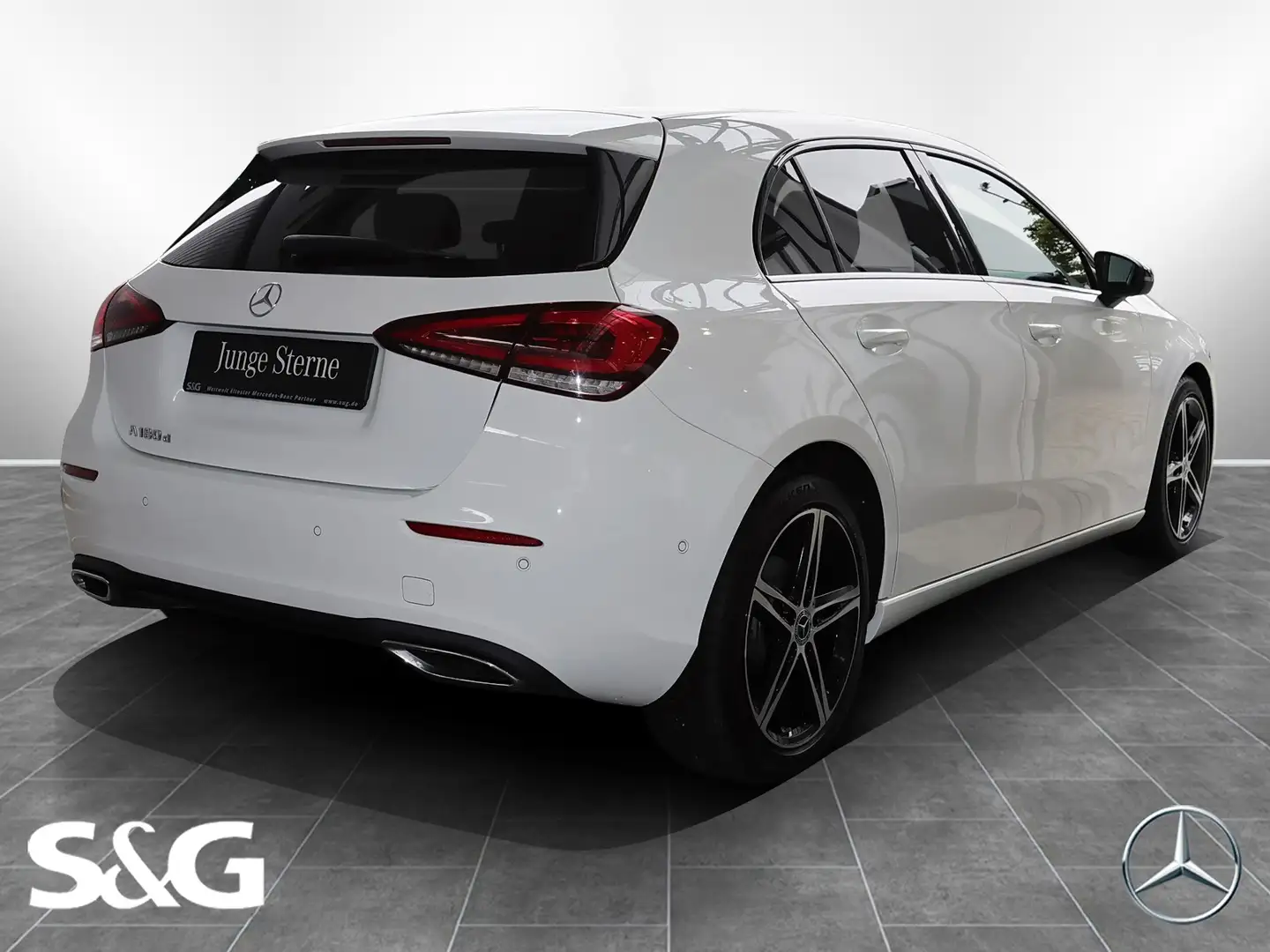 Mercedes-Benz A 180 d PANORAMA+NIGHTPAKET+CARPLAY+MBUX+LED+18" Weiß - 2