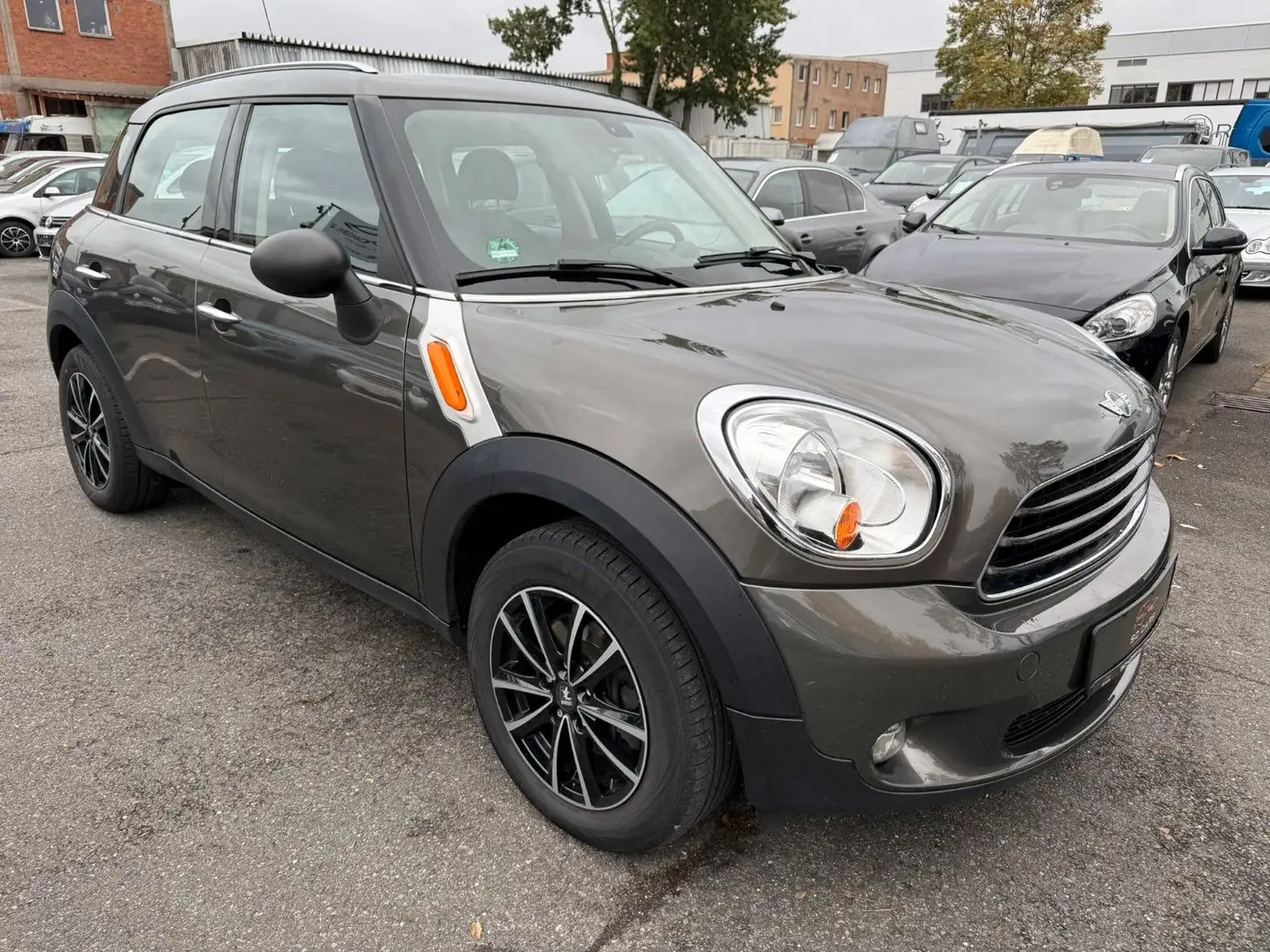 MINI One Countryman PDC/SHZ/AHK Grau - 1