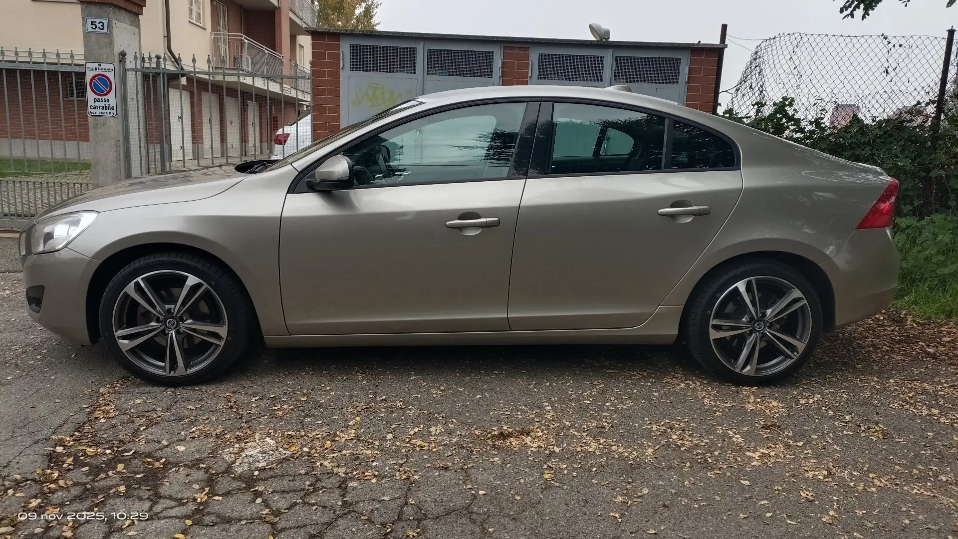 Volvo S60 2.0 d4 ved (d3) Momentum Geartronic - 1