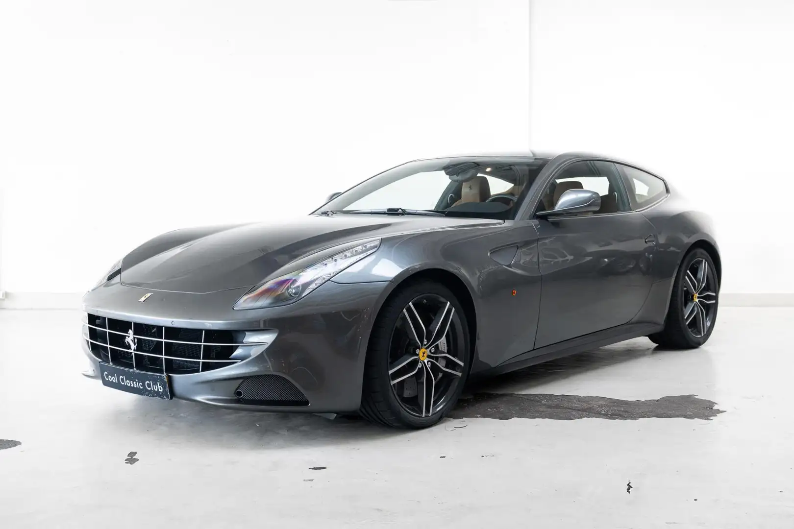 Ferrari FF 6.3 V12 - Full Dealer Service History - German Del Grau - 1