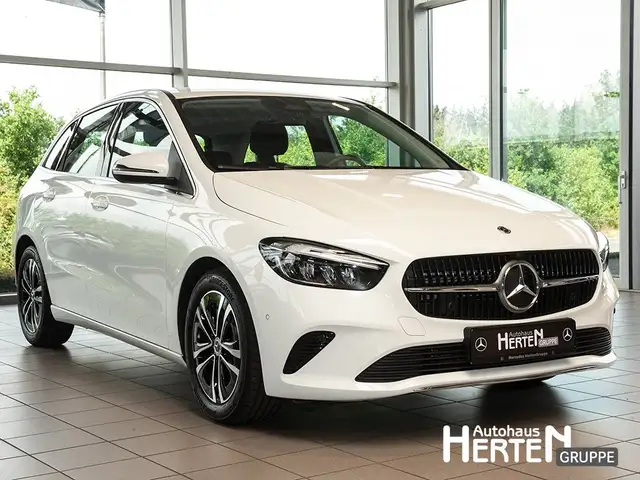 Mercedes-Benz B Class view 3