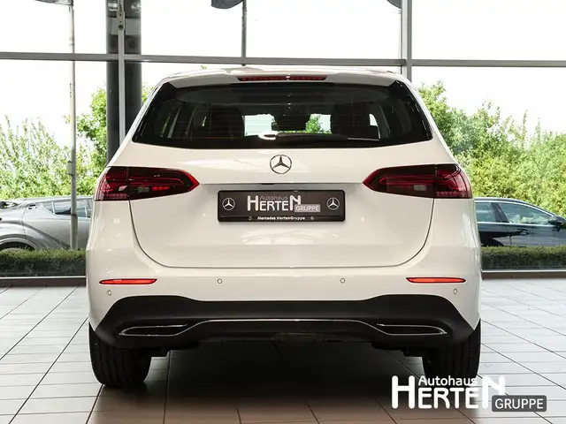 Mercedes-Benz B Class view 4