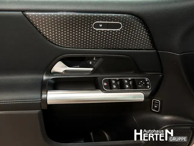 Mercedes-Benz B Class view 9