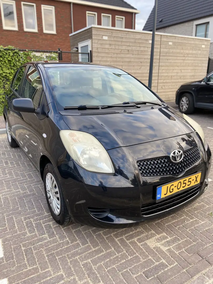 Toyota Yaris 1.0 VVTi Terra Negru - 1