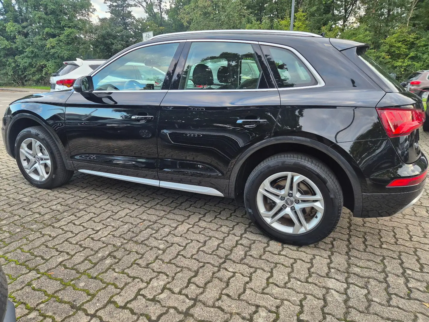 Audi Q5 40 TDI quattro* Virtuelles Cockpit/Navi/PDC* Schwarz - 2
