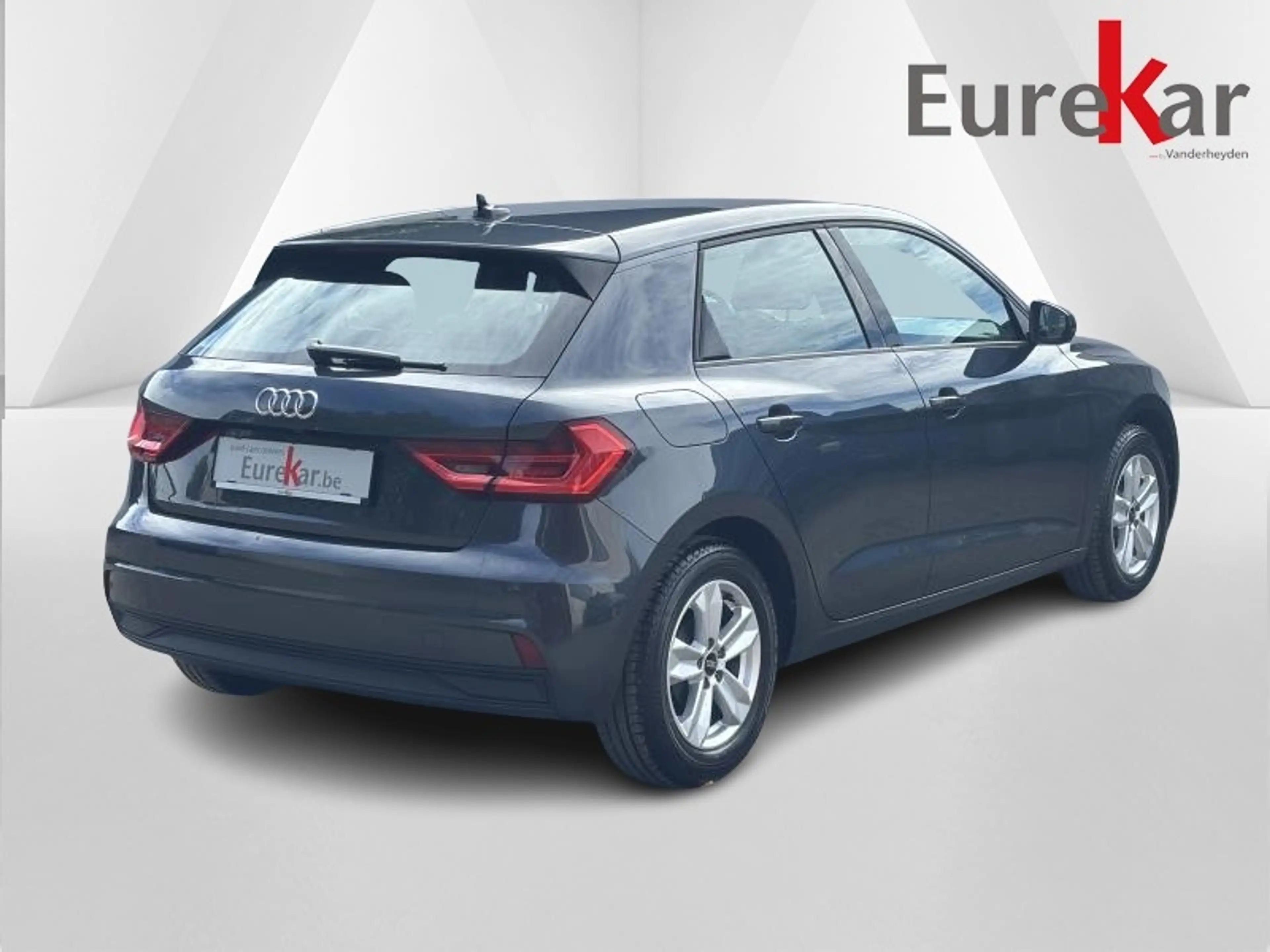 Audi A1 SPORTBACK S-LINE DSG — photo 3