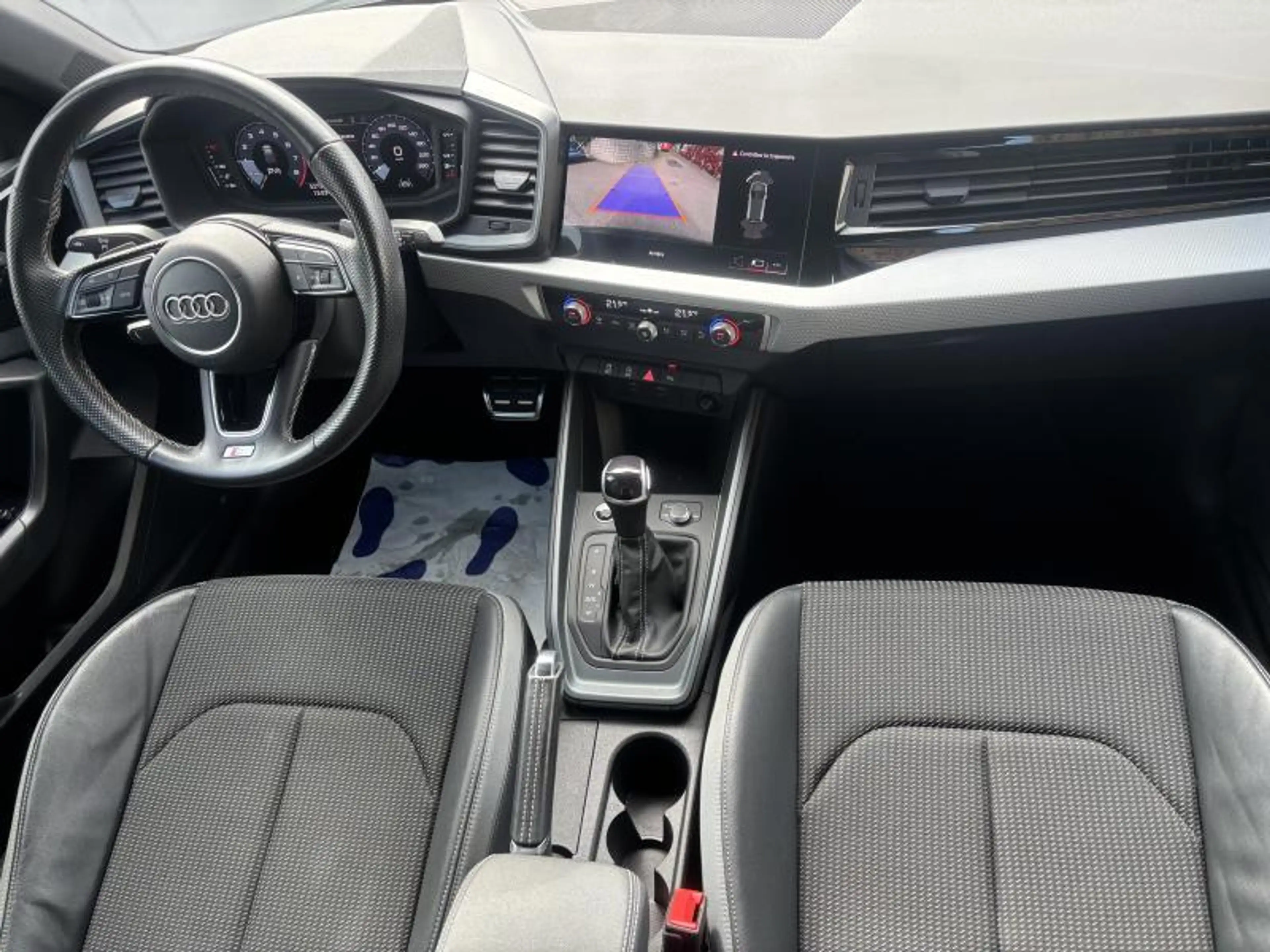 Audi A1 SPORTBACK S-LINE DSG — photo 15