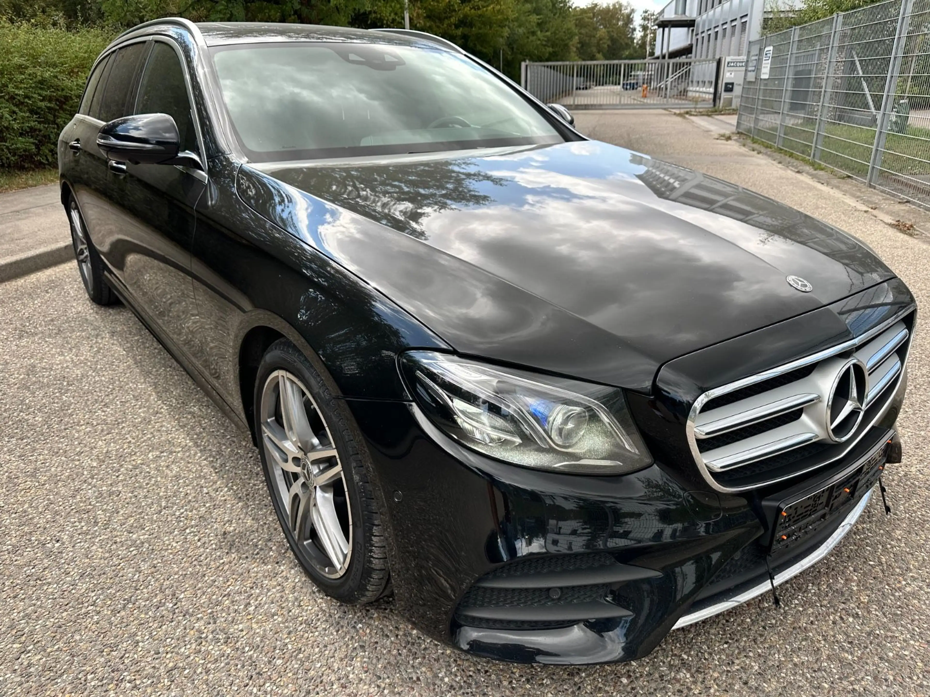Mercedes-Benz E 250 AMG-LINE LED TÜV Neu HIGH Performance — photo 4
