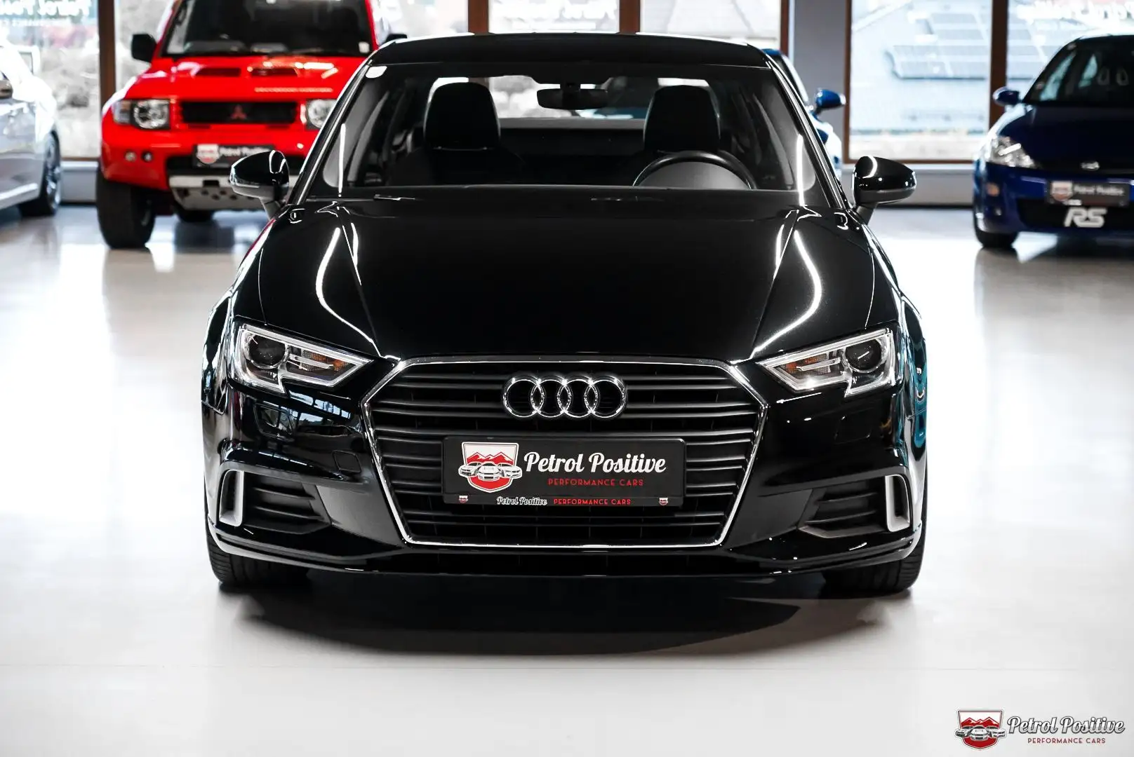 Audi A3 30 TDI sport Limousine Erstbesitz Servicegepflegt Schwarz - 2