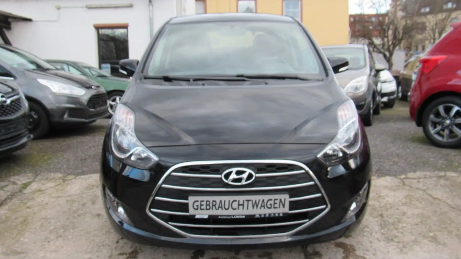 Hyundai iX20 1.6 Space Plus-Paket Automatik*nur 2500 km* Schwarz - 2