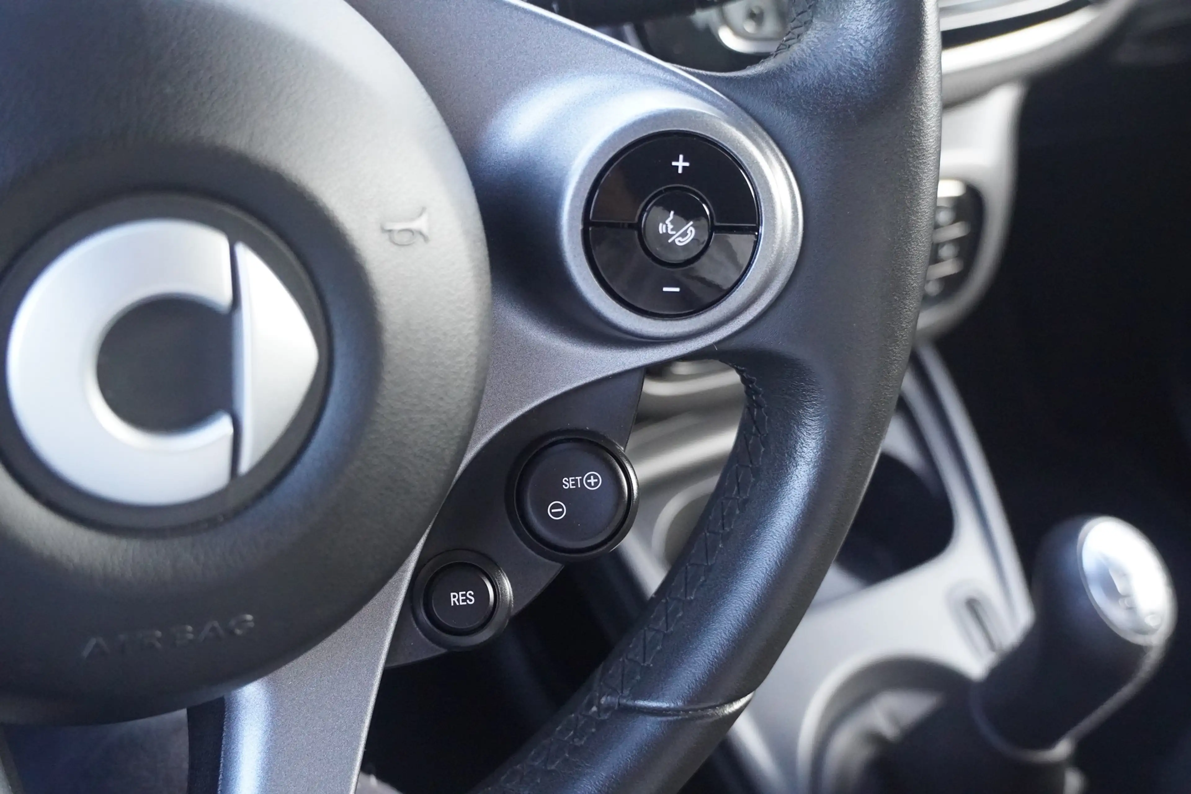 smart forFour Forfour 1.0 Passion Klima Sitzheizung Tempomat — photo 14