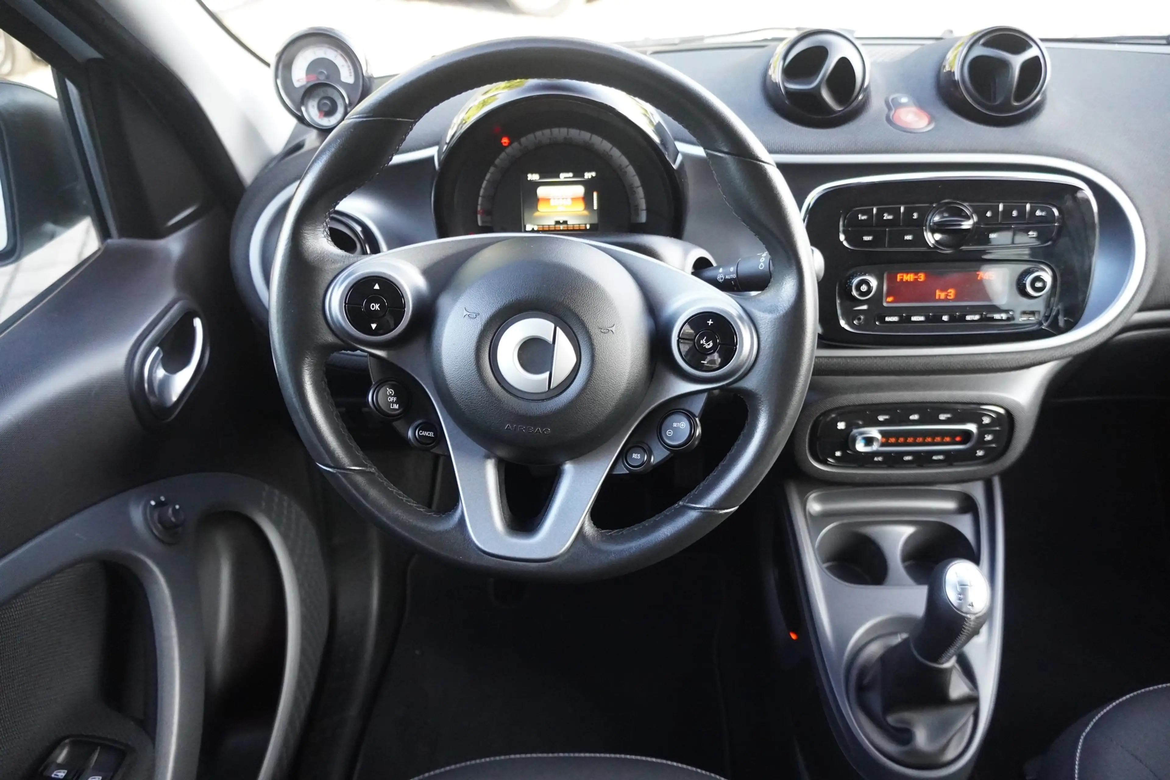 smart forFour Forfour 1.0 Passion Klima Sitzheizung Tempomat — photo 12