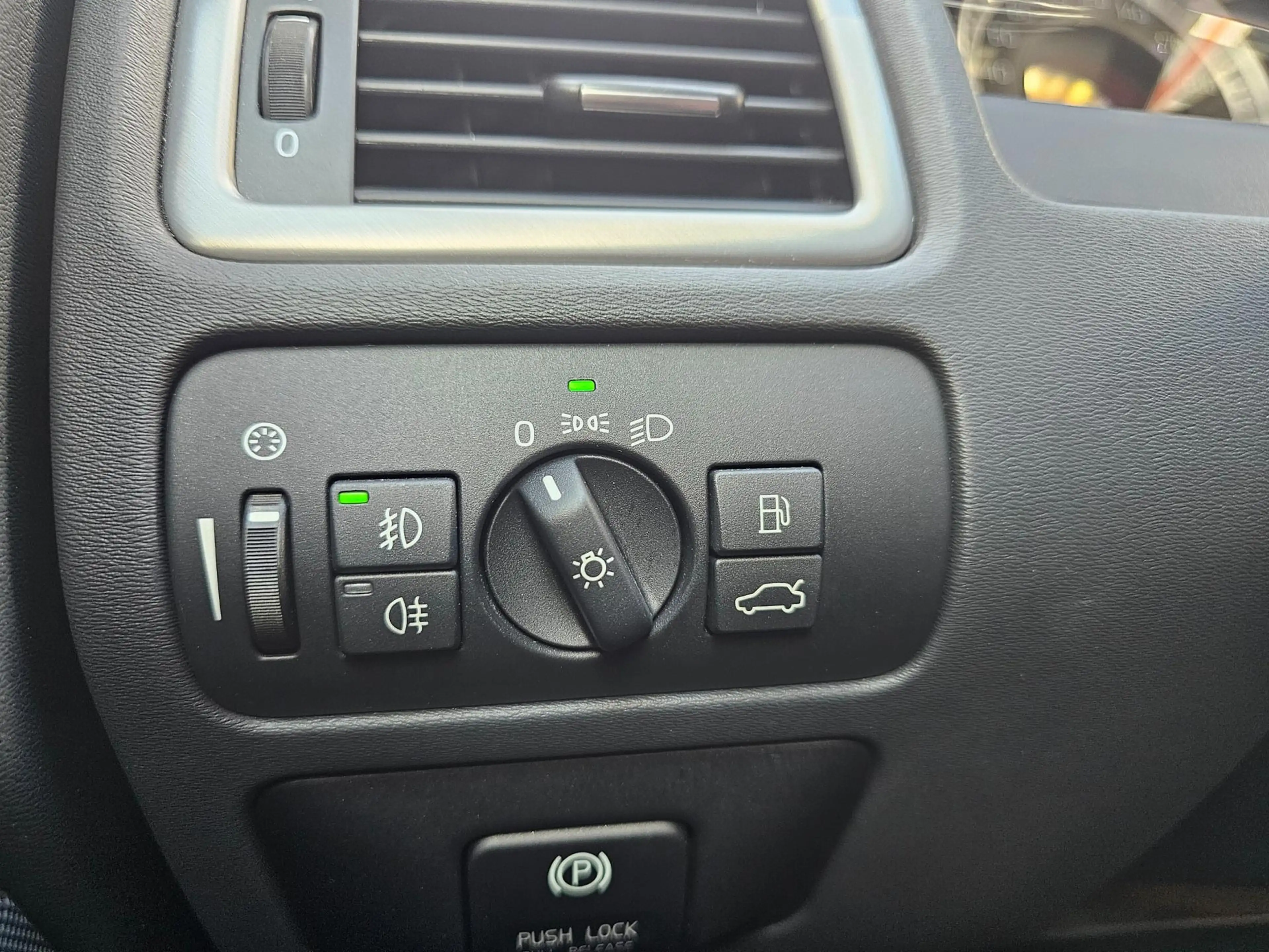 Volvo V70 1.6 T4 Nordic Automaat BJ.2013 / Navi / Leder / Xe — photo 24