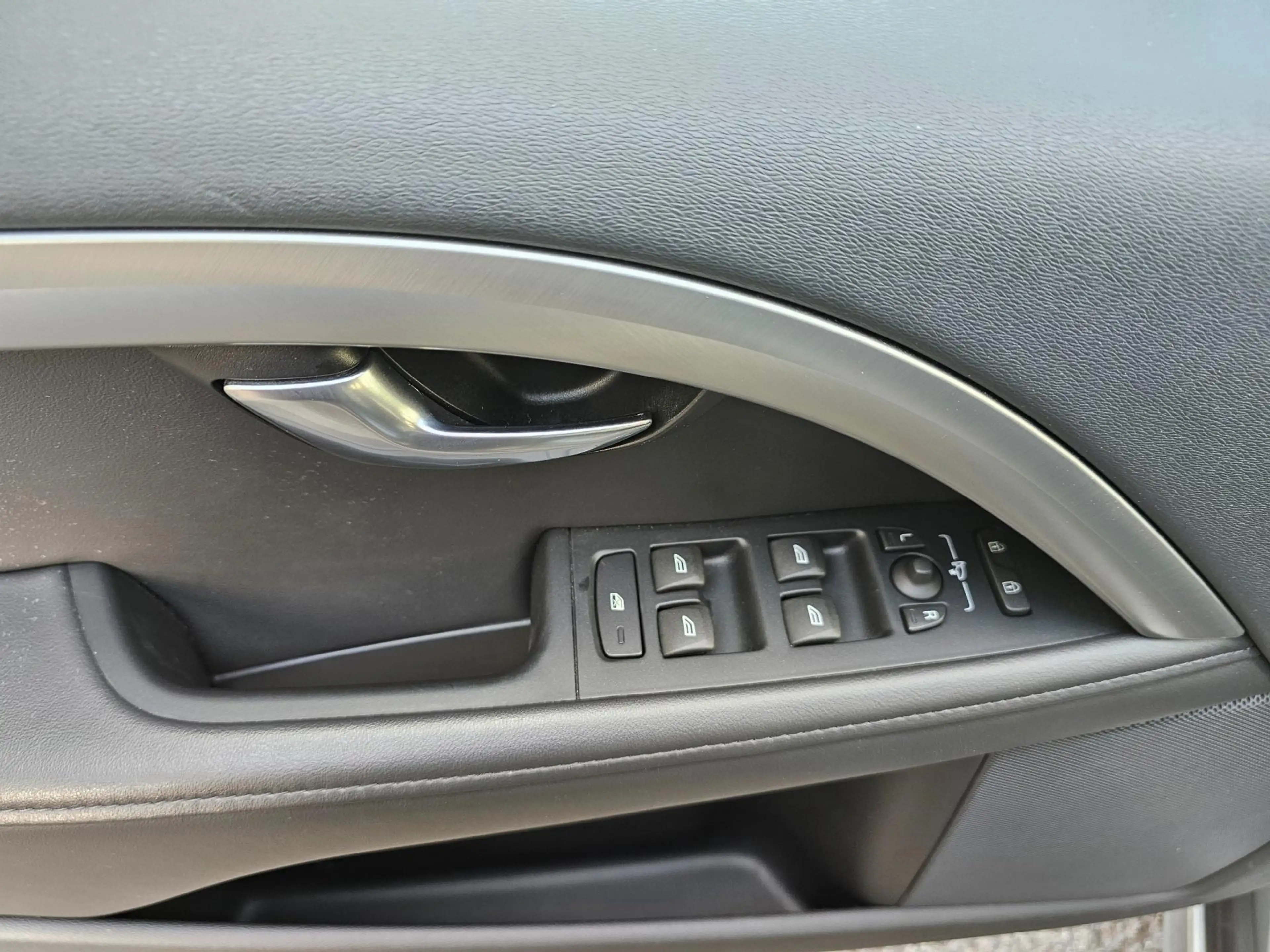 Volvo V70 1.6 T4 Nordic Automaat BJ.2013 / Navi / Leder / Xe — photo 15