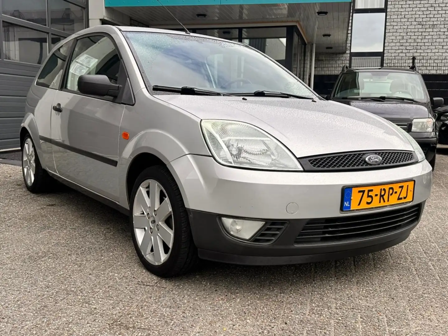 Ford Fiesta 1.3 Style Grijs - 2
