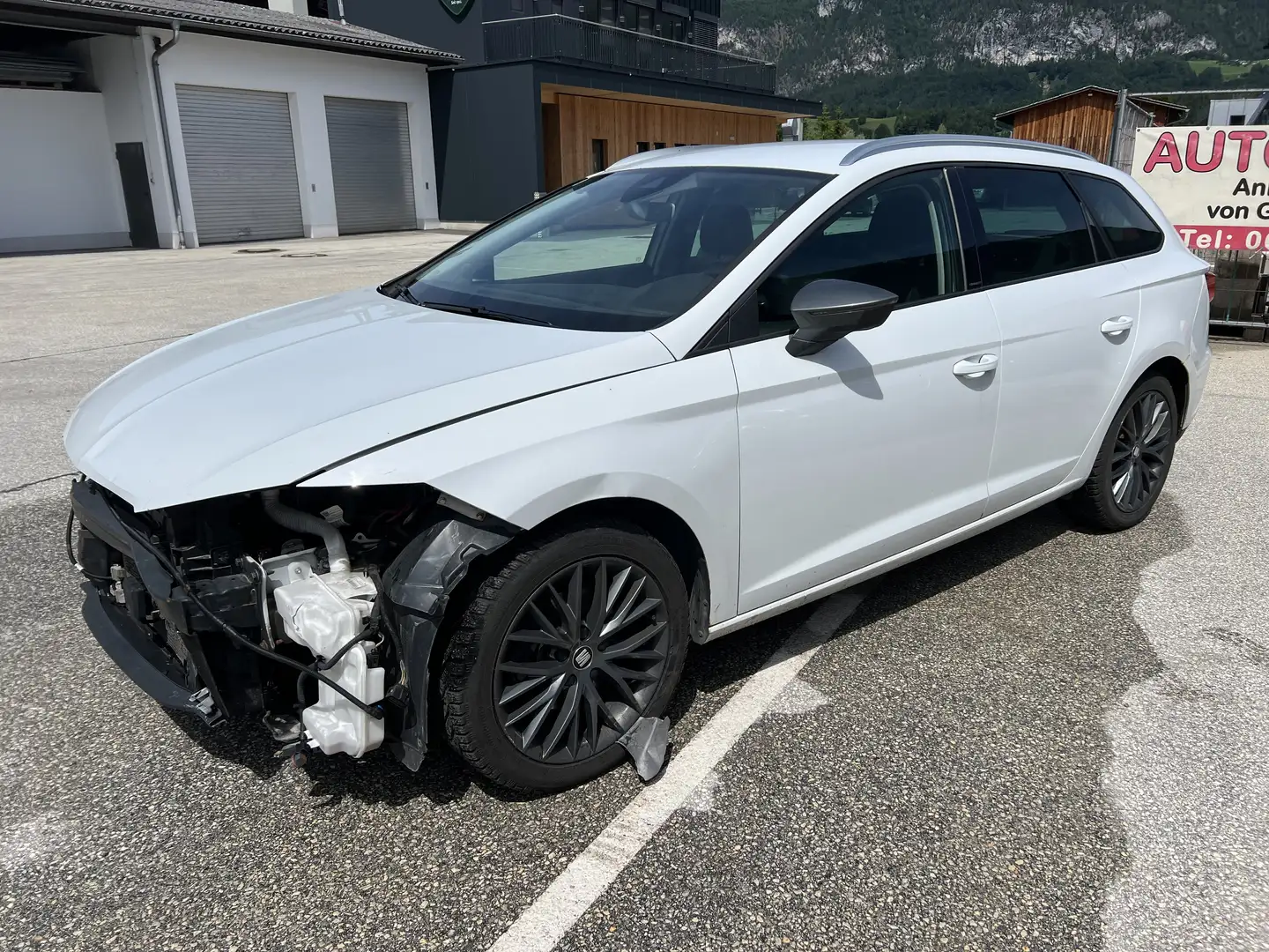 SEAT Leon ST Executive 1,6 TDI CR 4Drive - 1