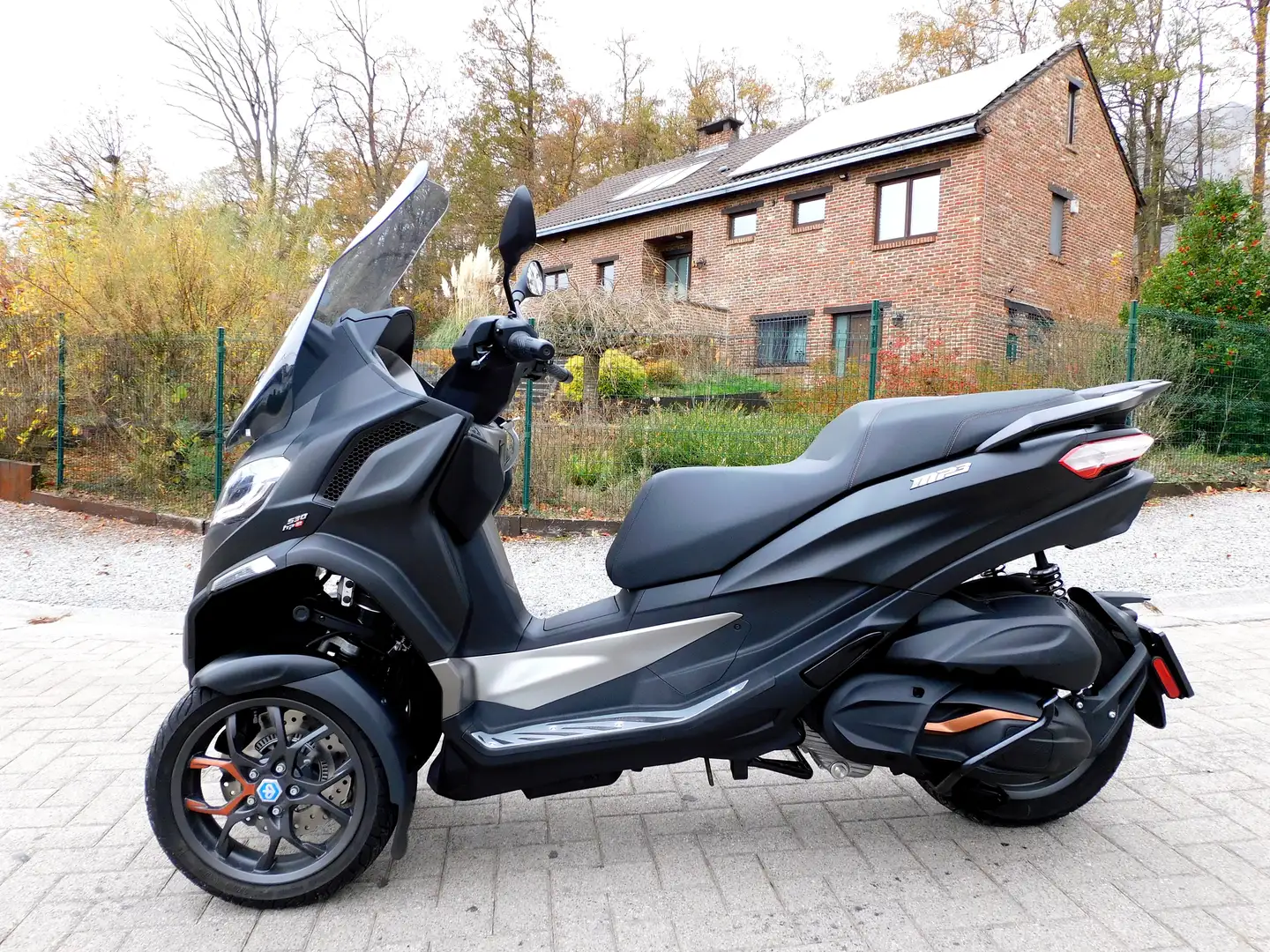Piaggio MP3 530 hpe , marche arrière , neuf 68 km !!! Noir - 1