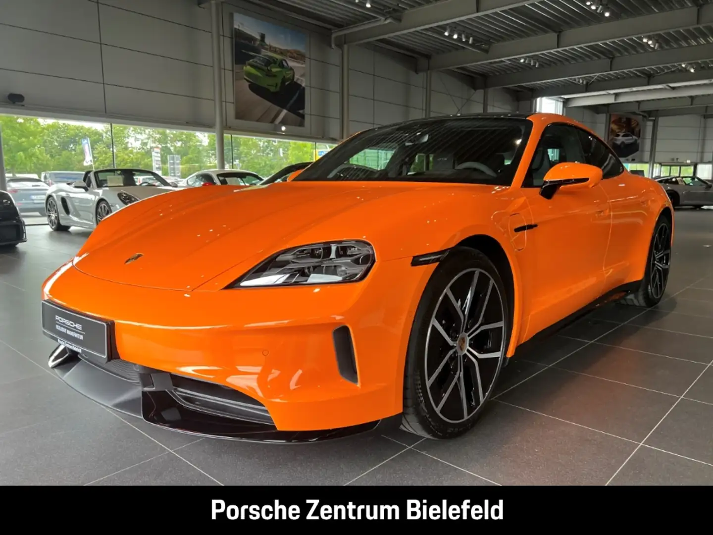 Porsche Taycan GTS BOSE Surround-View Panoramadach LED Orange - 1