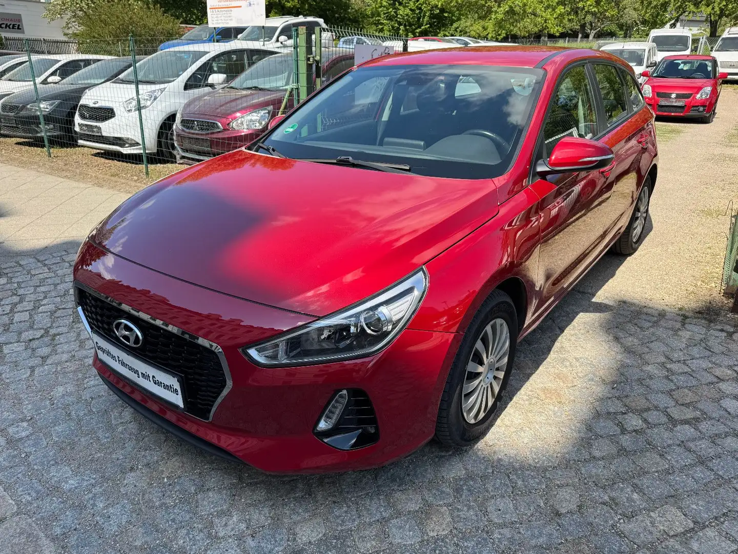 Hyundai i30 cw Select 2-Hand Scheckheft Tempomat PDC USB Rot - 1