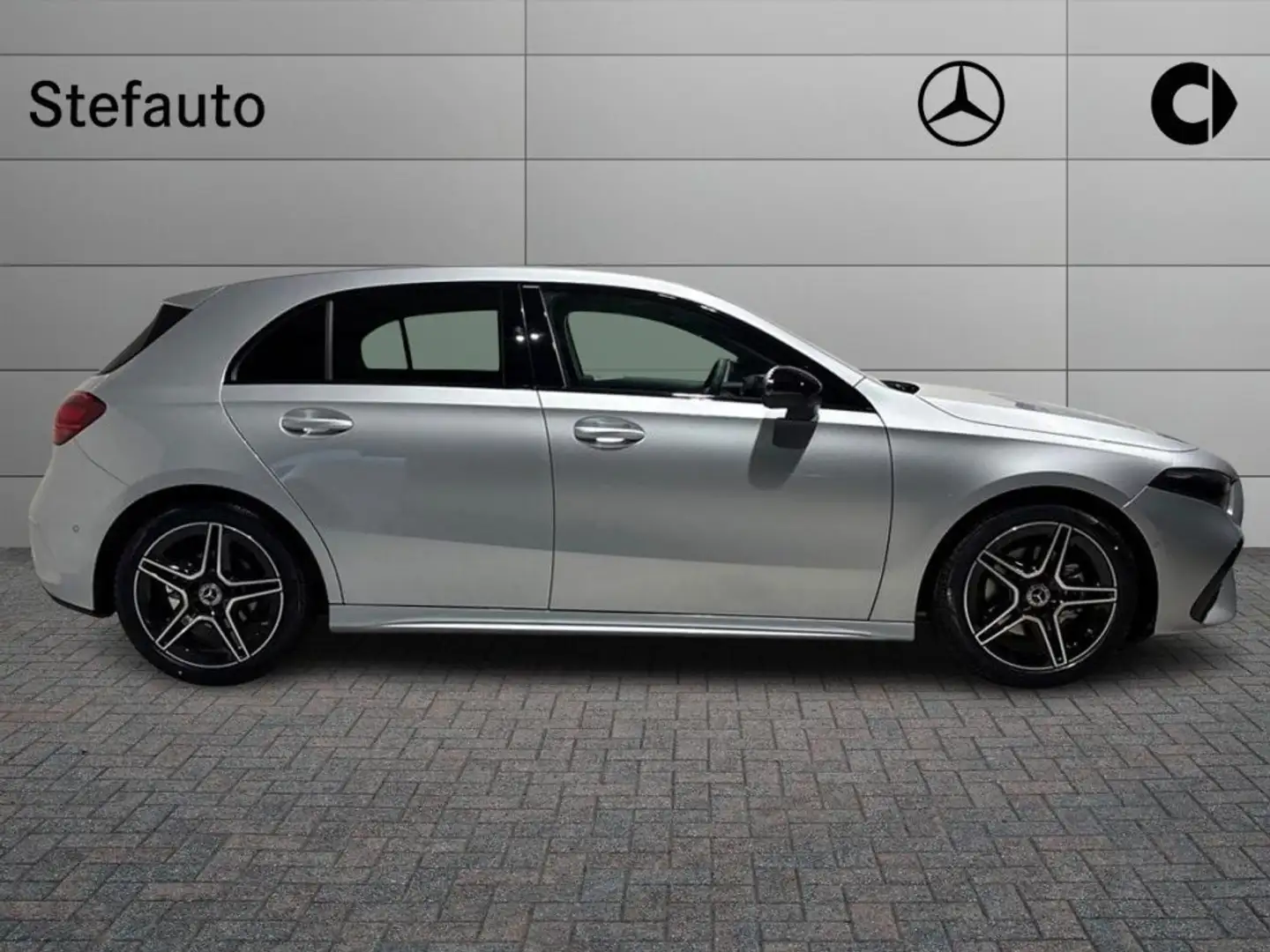 Mercedes-Benz A 180 d Automatic AMG Line Advanced Argento - 2