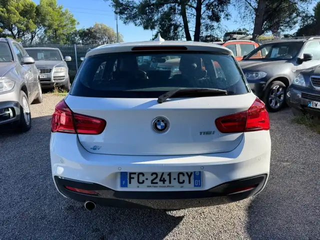 BMW 1 Series view 4