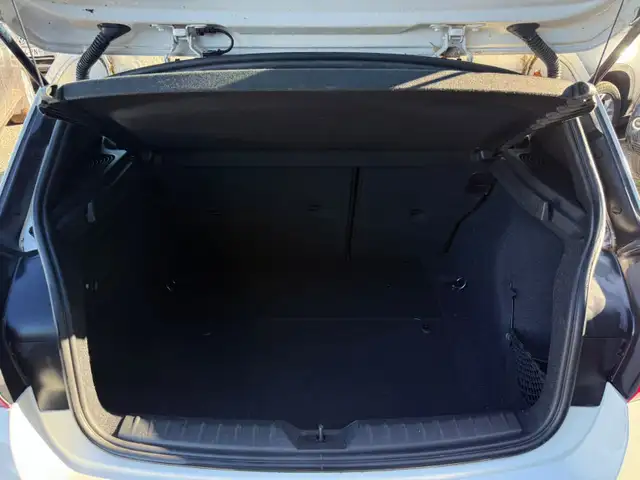 BMW 1 Series view 11