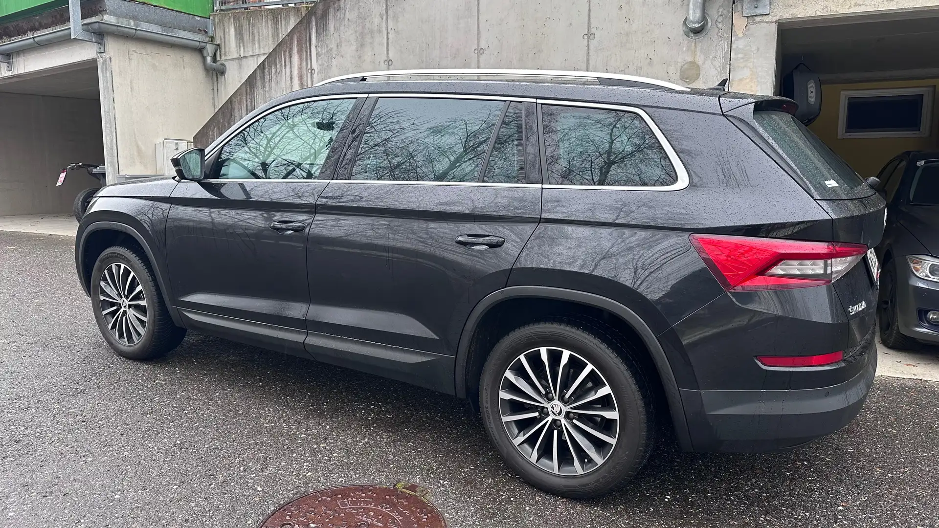 Skoda Kodiaq Kodiaq 2,0 TDI SCR 4x4 Style DSG Style Schwarz - 2