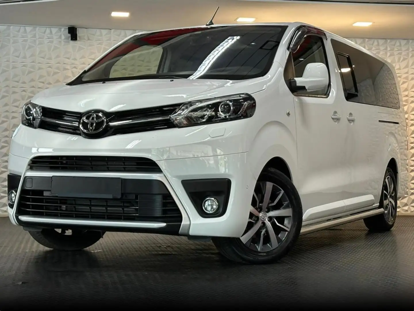 Toyota Proace Family Largo 2.0D 8pl. Advance Aut. 180 Blanco - 2