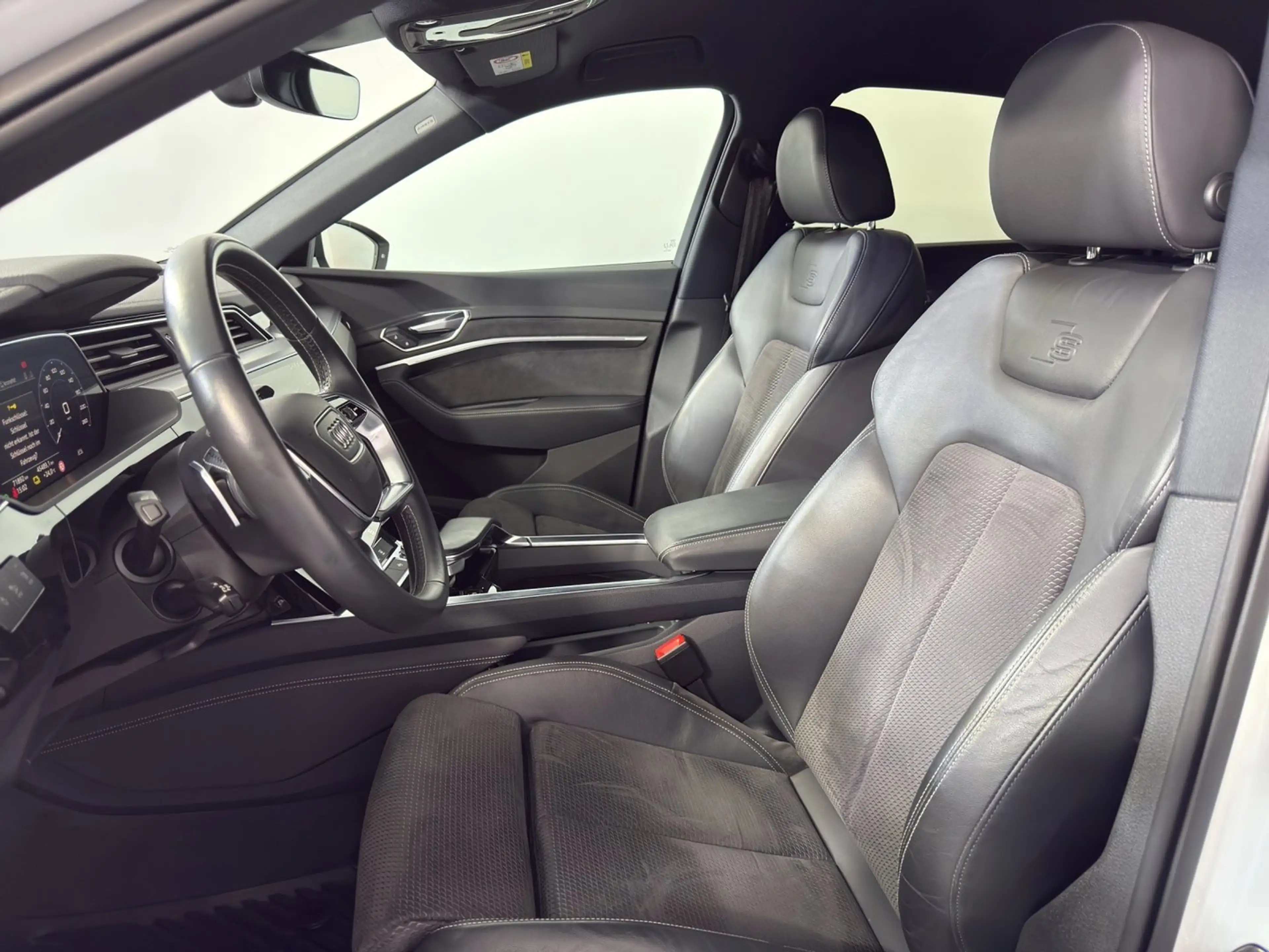 Audi e-tron 50 230 kW Business — photo 13