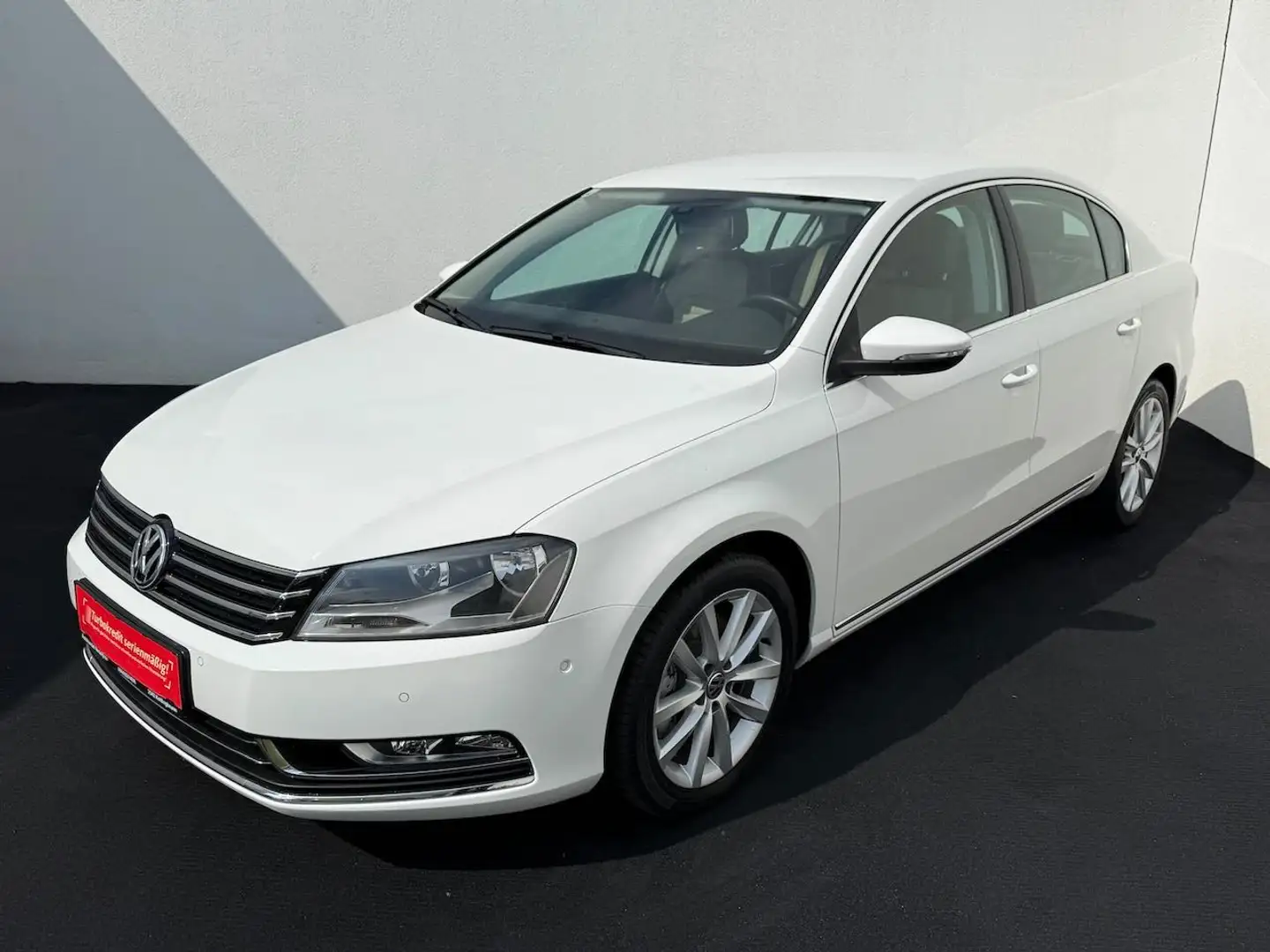 Volkswagen Passat 2.0TDI Highline BlueMotion //1.BESITZ// Weiß - 2